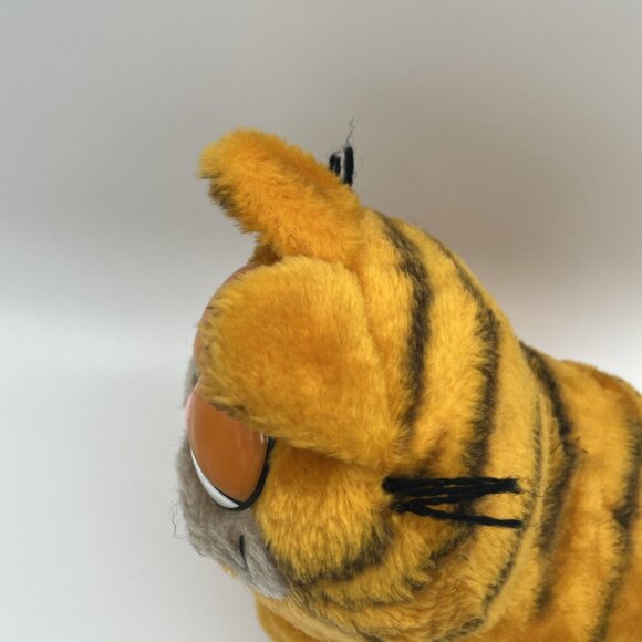 Vintage Garfield Cat Plush Sitting Stuffed Animal 9.25" - Picture 7 of 10